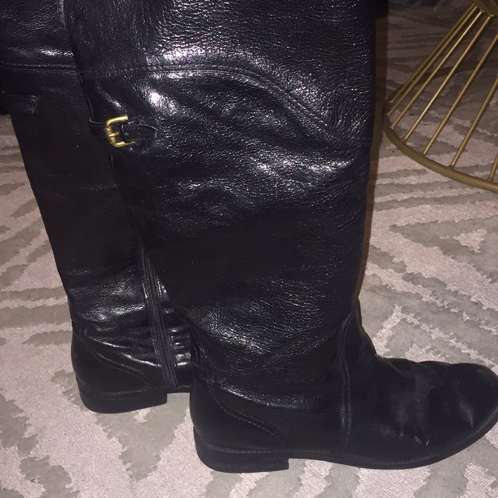 Black To-The-Knee Boots